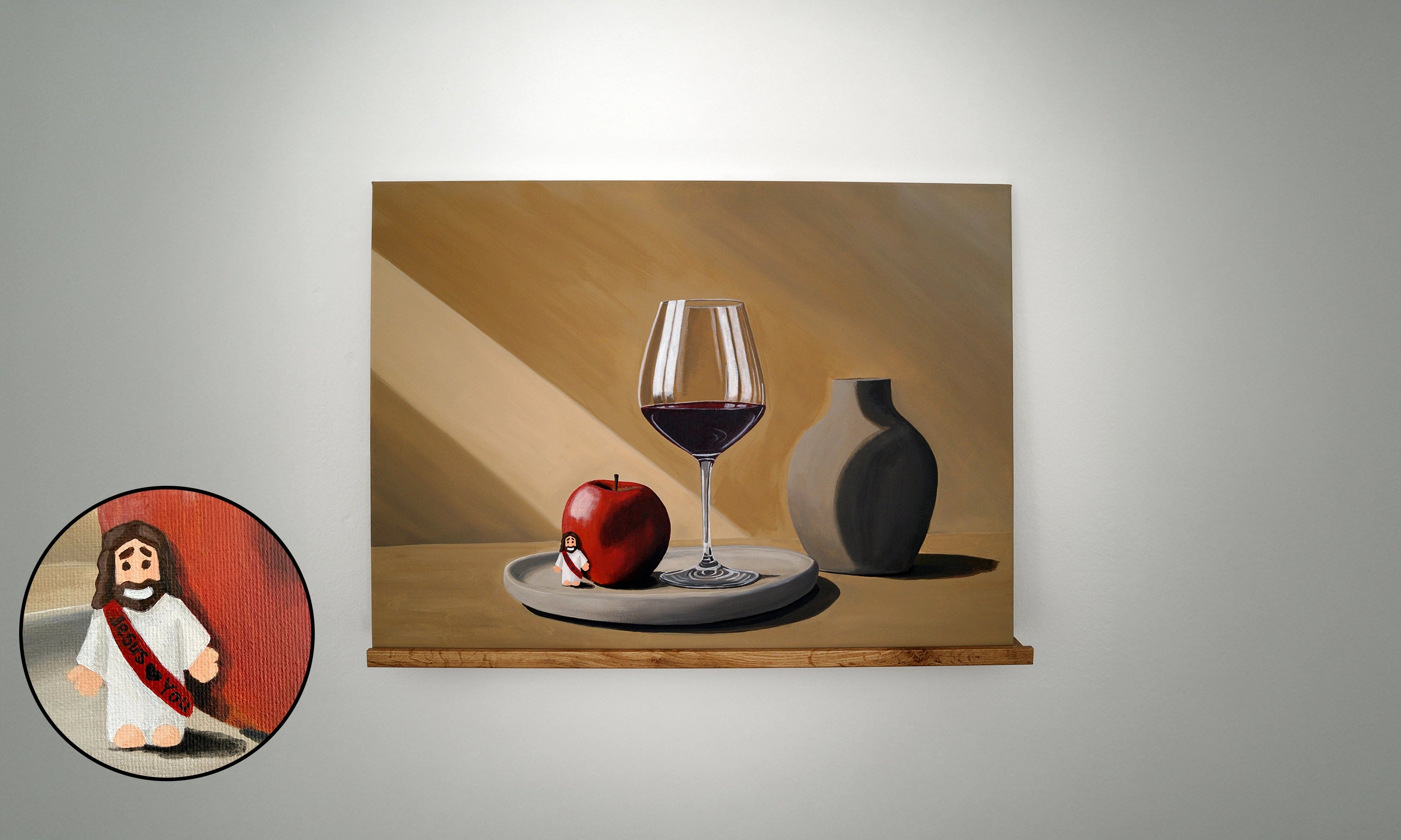 Ein gemaltes Kunstwerk, das Jesus, einen Apfel, ein Glas Rotwein und einen antiken Krug zeigt.